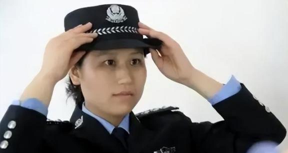 2008年，汶川女警揭衣露乳哺育9婴，归来连升四级，最后结局泪目！
麻烦看官老爷