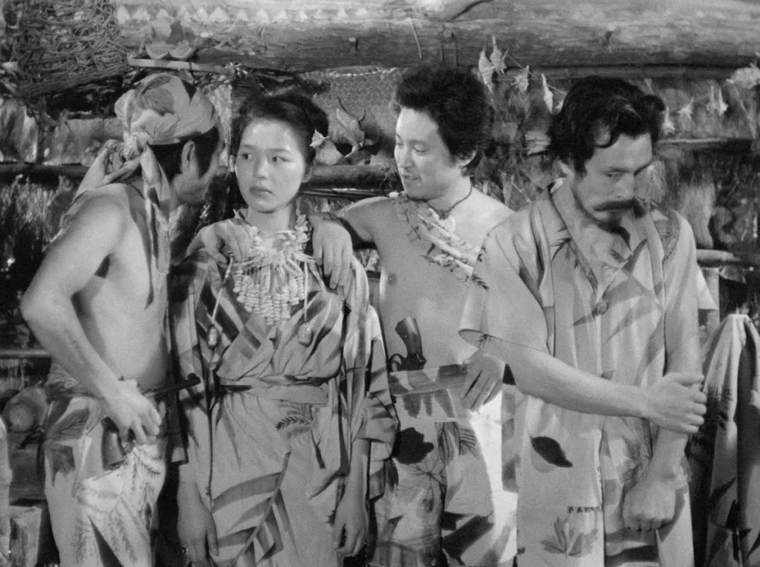 1944年，33名日本人流落太平洋荒岛。而在33人中，只有一名女性。6年后他们获