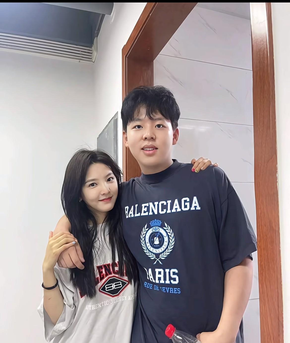 章若楠竟然是家中长姐？瑶意楠，要一男？
    她说她以前的名字是章若男，她自己