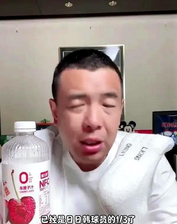 别再跟风乱喷国足了，中国足球不行的根本原因就在于踢球的人太少！
无他！
有人说是