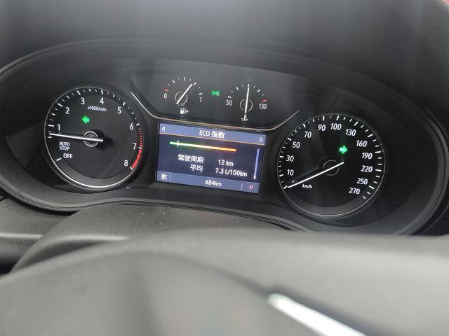 用车5天君威出乎意料
都说美系车就别考虑油耗，跑了两次高速，今天没跑高速，油耗在