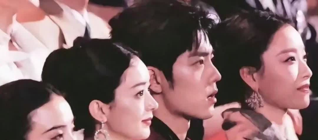 这张图真的挺神的，每个人的鼻子都那么好看，尤其是赵丽颖的小直鼻，以前从来没发现赵