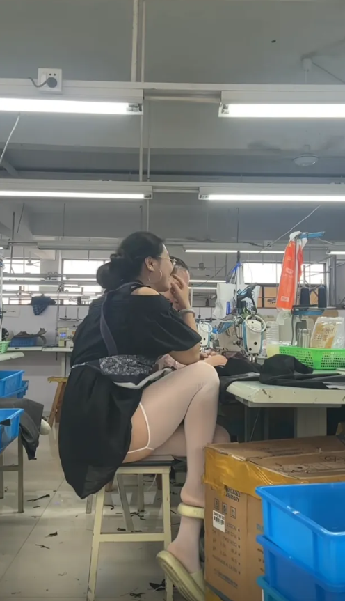 这位大姐穿成这样上班真的好吗？