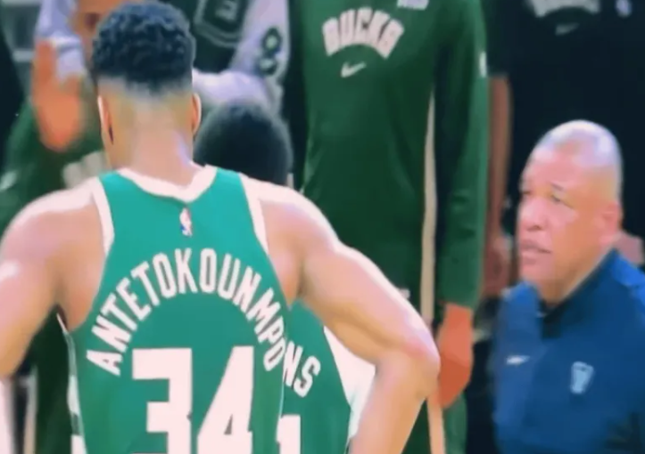 NBA常规赛，雄鹿以102-122输给雷霆。
赛后，多家媒体指出：在本场比赛的一