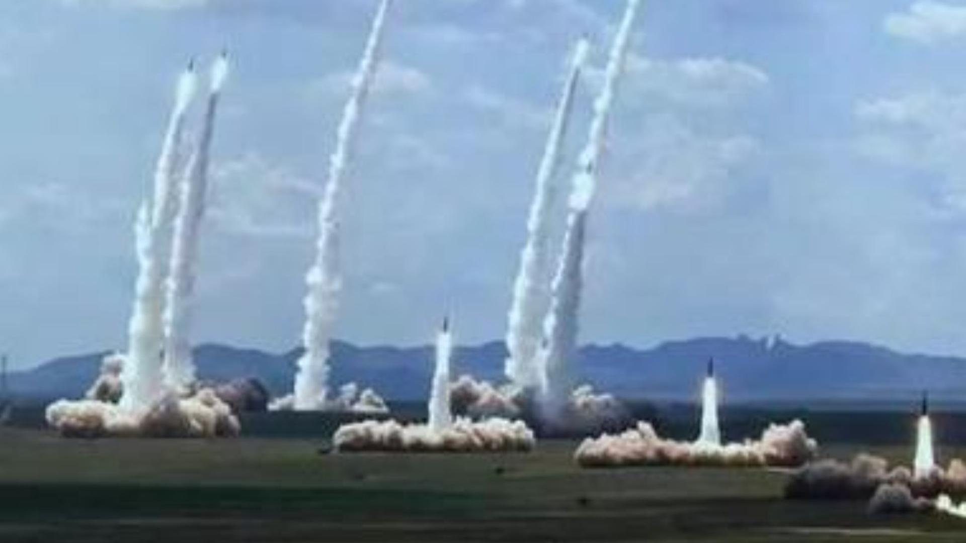 几百万炸个“坑”是否值？中国弹道导弹打击力VS美军快速修复能力