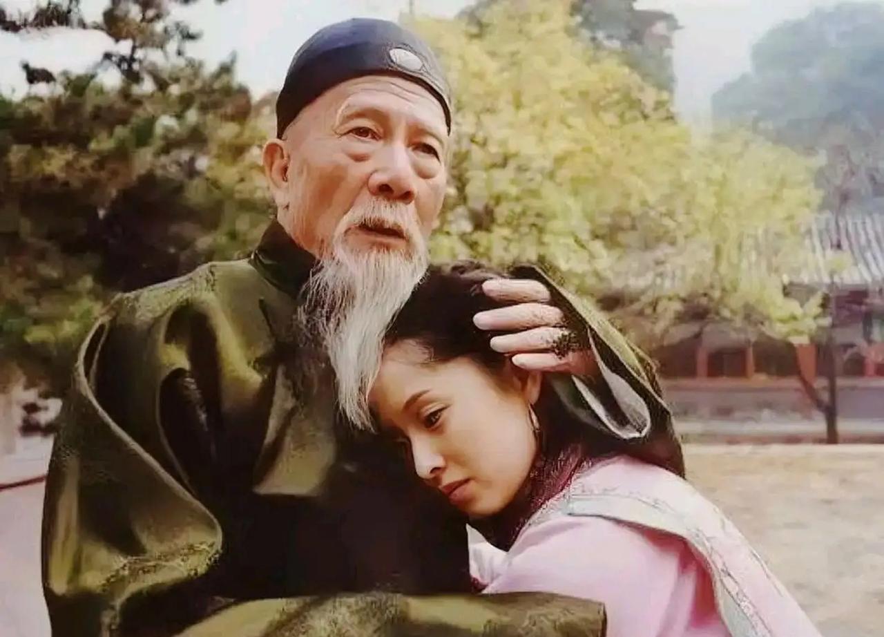 1881年，71岁的左宗棠娶了17岁的章怡为妾。洞房花烛夜，章怡慌忙拭去眼角的泪