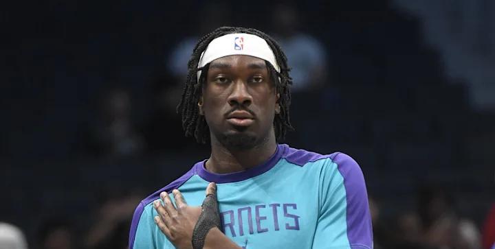 #NBA新闻# #马克-威廉姆斯# #湖人交易# #背靠背不打# #伤病疑云#