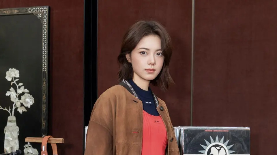 赵今麦Miu Miu读书会短发亮相，冷冽书卷气惊艳全场