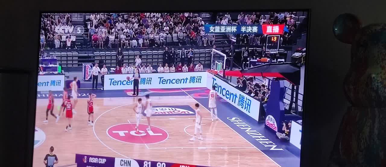 亚洲杯无关奥运资格，所以中日都是锻炼新人。
简单说几点:
1、张子宇的移动是