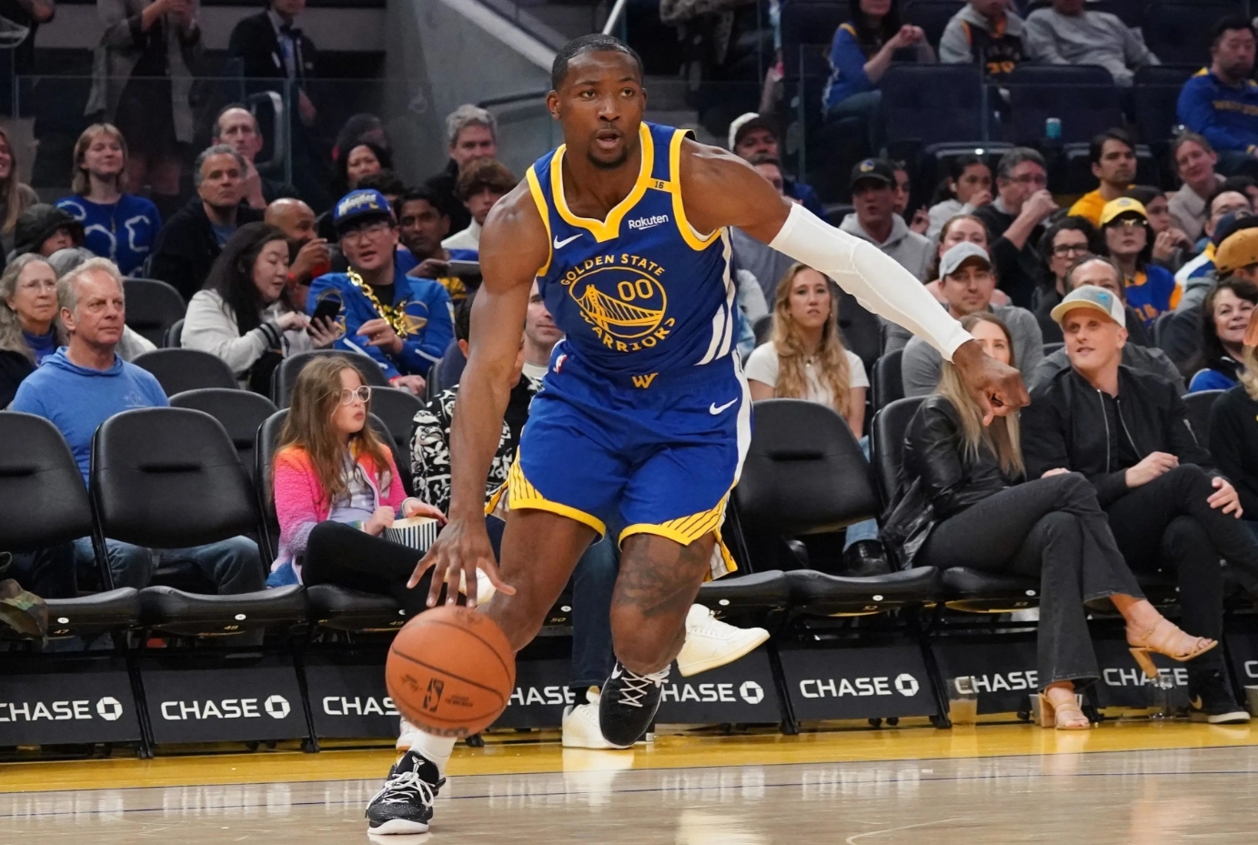 名记Brett Siegel报道，消息源称，勇士。已经明确告诉库明加：“年薪30