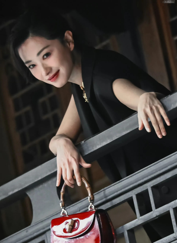 万茜这会说话般的眼神，你有没有读懂说的什么呢？