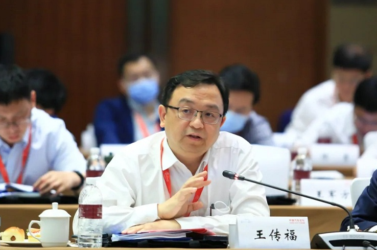 回过头来看，王传福的决定是正确的