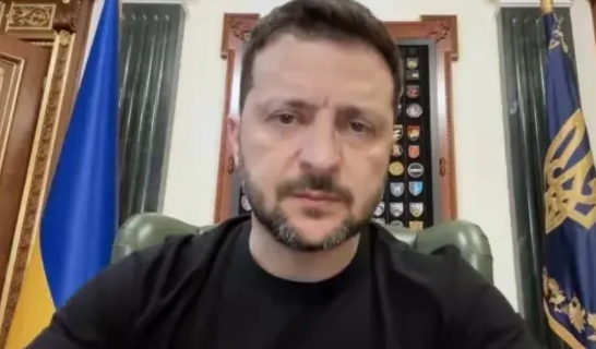 泽连斯基很恼火，但他又很不识趣？对于俄罗斯使用弹道导弹袭击泽连斯基的家乡并造成数