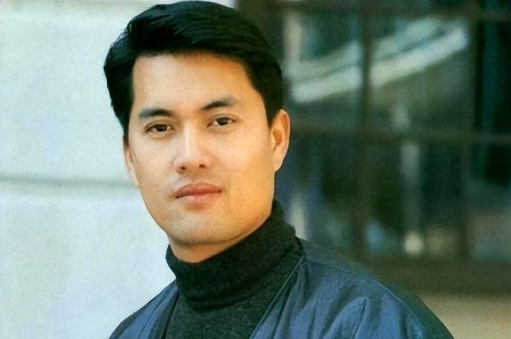 男星三婚娶了三位大美女











惊天大八卦！这位男星上辈子拯救了银