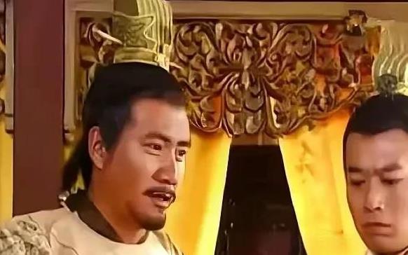 1395年，朱樉被自家的三位老宫女下药毒死。消息传到南京城那晚乾清宫的灯亮到后半