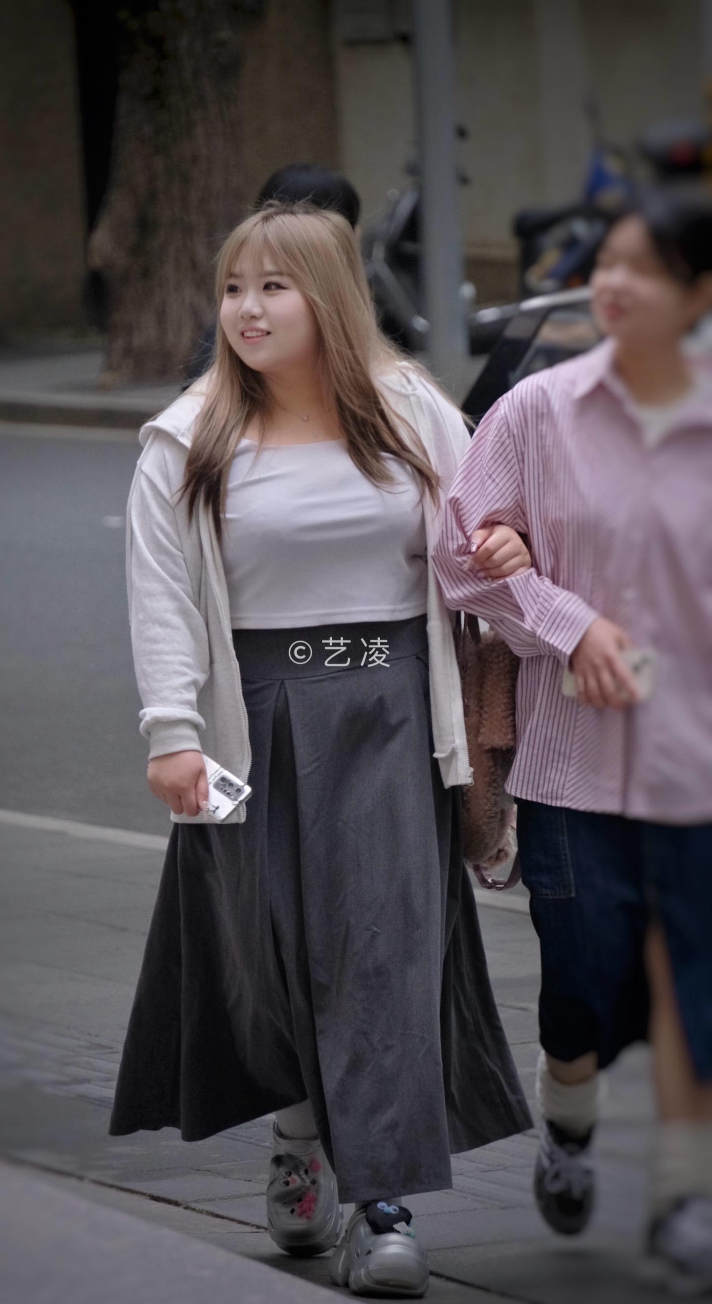 她们都好阳光啊随性自然美！2
