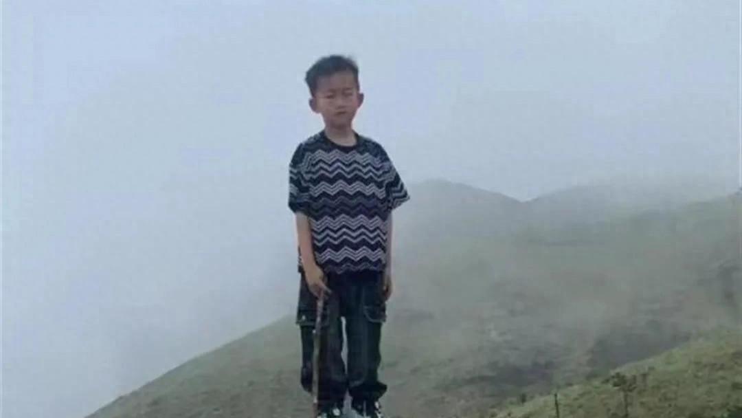 揪心！福建8岁男童山顶失踪超24小时，低温大风中生死营救！