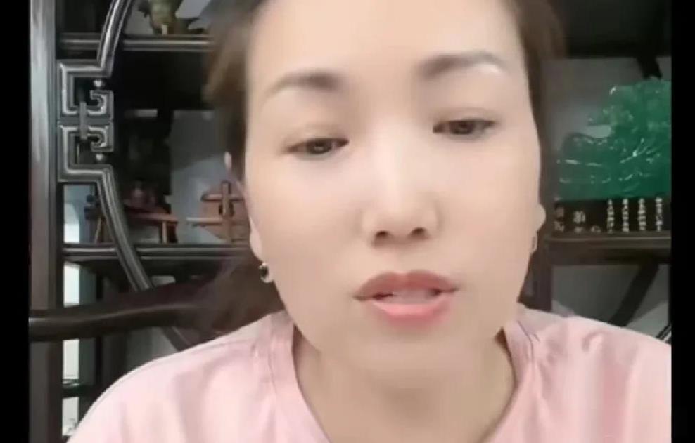 三驴妈为了家庭忍辱负重，受到亲戚朋友们的嘲笑！
          我这么大年龄