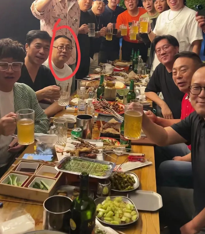 陈伟要去指导刀郎云朵演唱会











什么？！陈伟竟然要去指导刀郎和