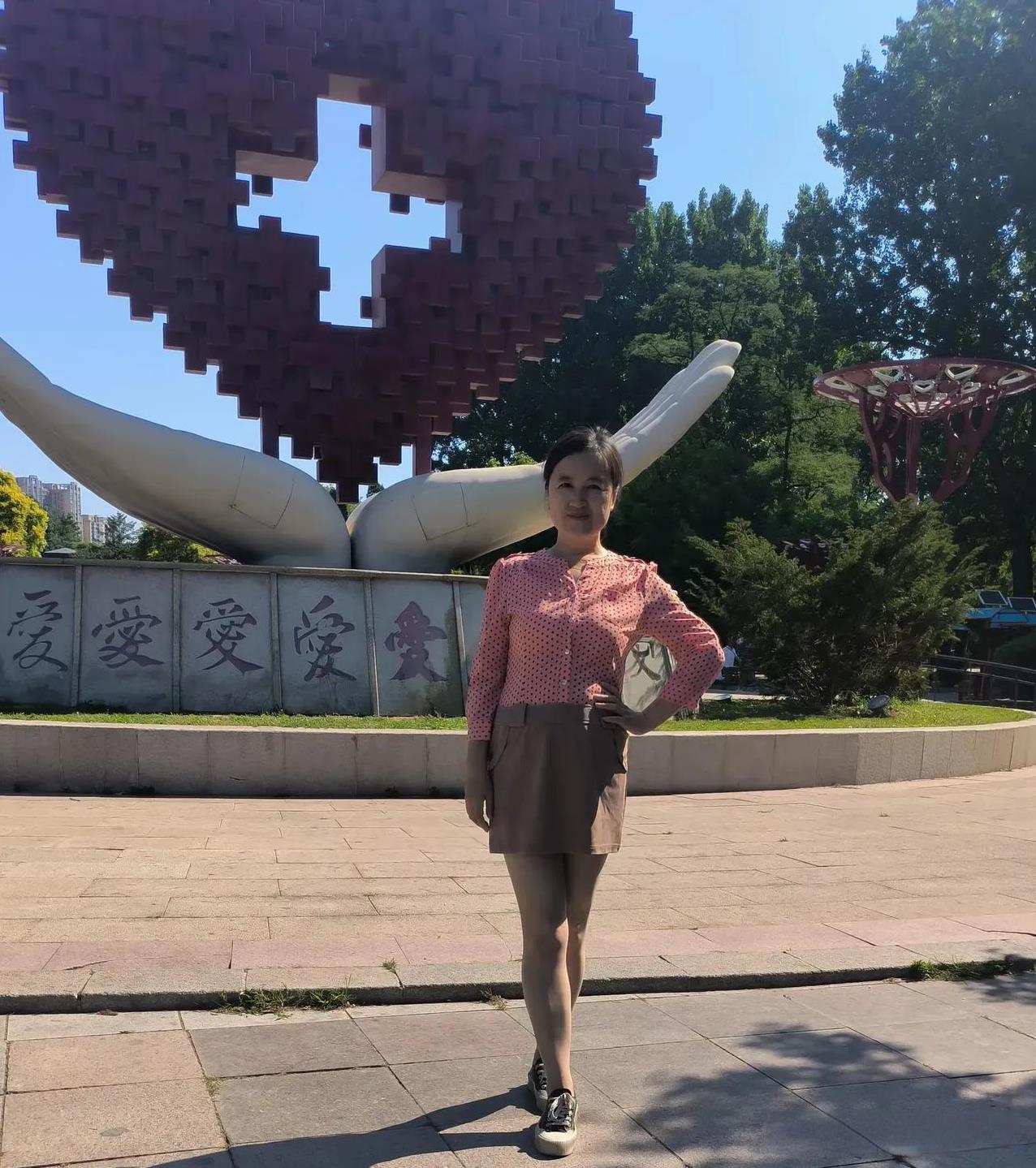“就你这点退休金吃饭都吃不饱，还有钱吃水果？你可别吹了[捂脸][捂脸]”
73年