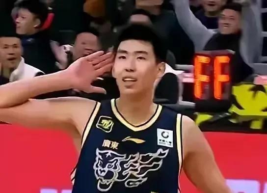 徐昕被裁，无缘国家队！
男篮官宣！徐昕和刘金雨离开中国男篮集训队，将无缘中国男篮