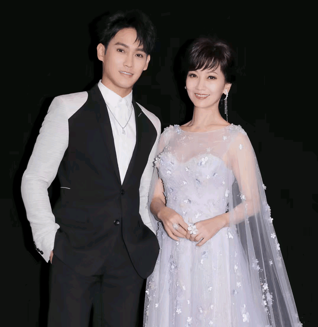 赵雅芝升级当婆婆！儿子黄恺杰官宣结婚，新娘竟是《繁花》里的她！

赵雅芝家的喜事