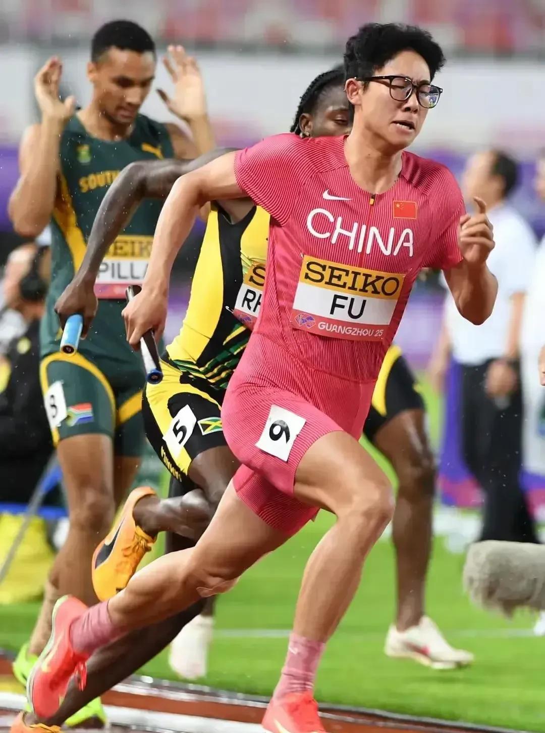 亚洲田径锦标赛今日韩国龟尾拉开战幕，中国选手付浩然、张起宁在男子400米预赛中强
