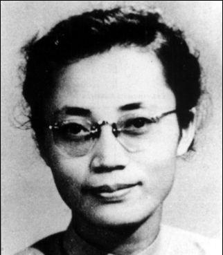 1950年，潜伏在台湾的女地下党，在被敌人抓捕的前夕，突然说：“天气有些阴，可能