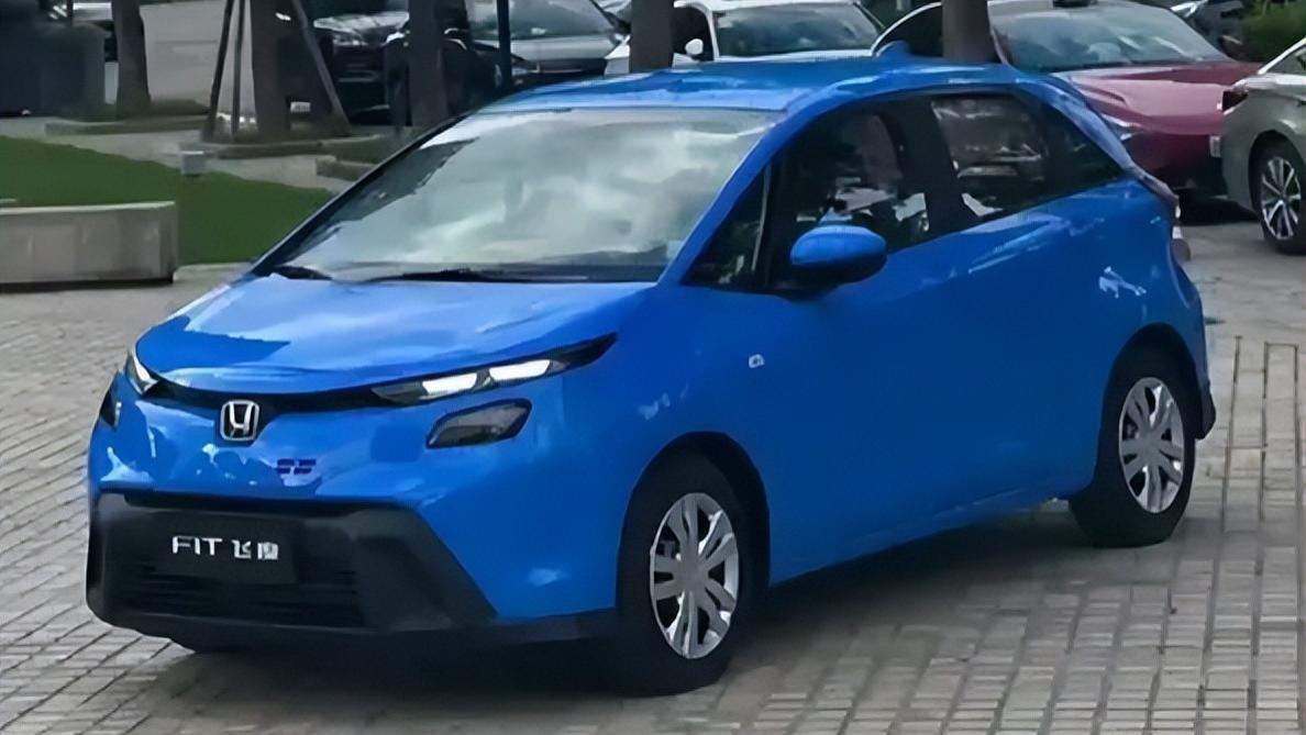 新款飞度限量3000台！封闭式前脸，标配10.1英寸屏，1.5L配CVT