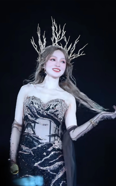 所有的造型师，我最佩服张韶涵的造型师，没有丑的，只有惊艳，完美适配张韶涵