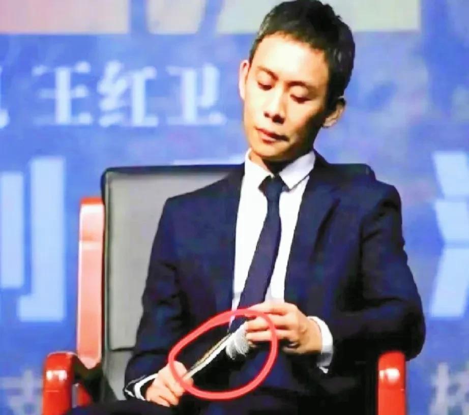 张译刚拿影帝就宣布暂时息影，这操作让不少人摸不着头脑。2025年4月27日第20