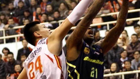 还回CBA打球吗？许钟豪竟加盟NBL湖南队 因动作过大屡惹争议