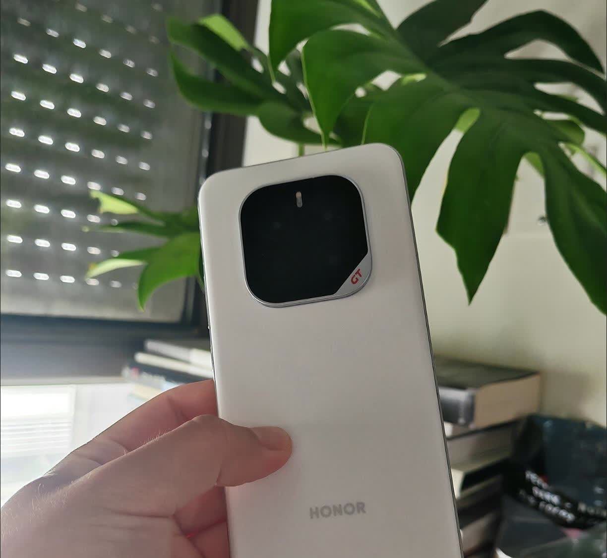 说出来你都不信，高考完了给孩子换手机，别看到苹果一降价就激动的控制不住自己，安卓