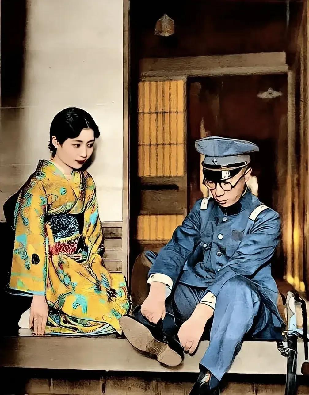 ＃记录我的2025＃
这张照片拍摄于一九三七年的日本，镜头里展现的是清“末代皇妃