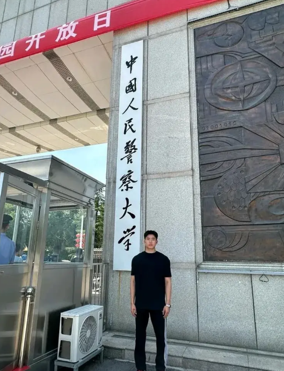 外甥今年高考考了618分，物理方向，虽然冲击985有点够呛，但是211应该随便选