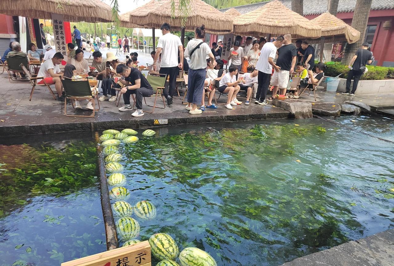 明水古城的泉水西瓜，只能说愿者上钩。
作为家乡的古城，由衷地感到自豪。不管是新建