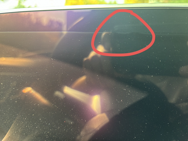 奔驰C260L运动，主驾驶显示器问题
大家有这种情况嘛？屏幕不规则