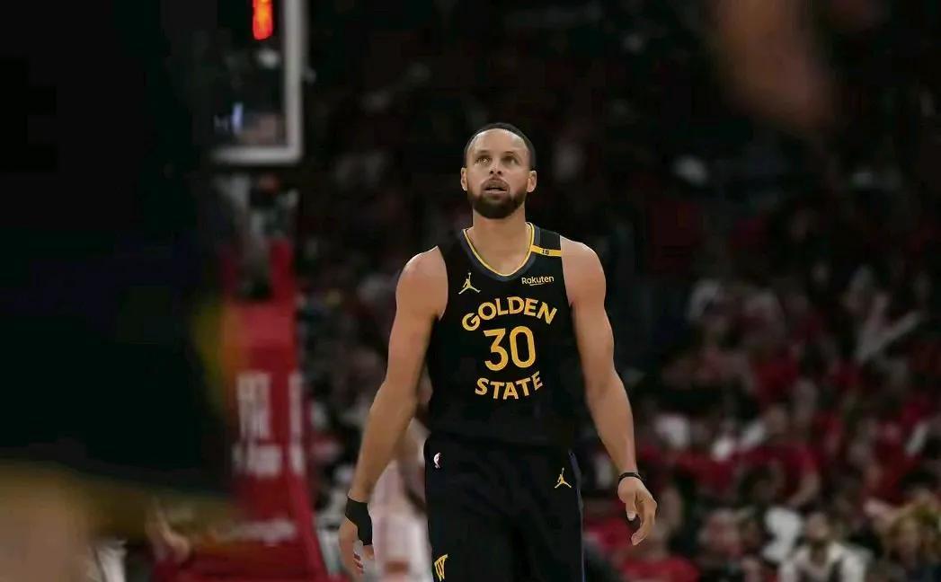 NBA季后赛今日状况：
1.步行者120：119骑士
昨天是雷霆作死，今天又轮到