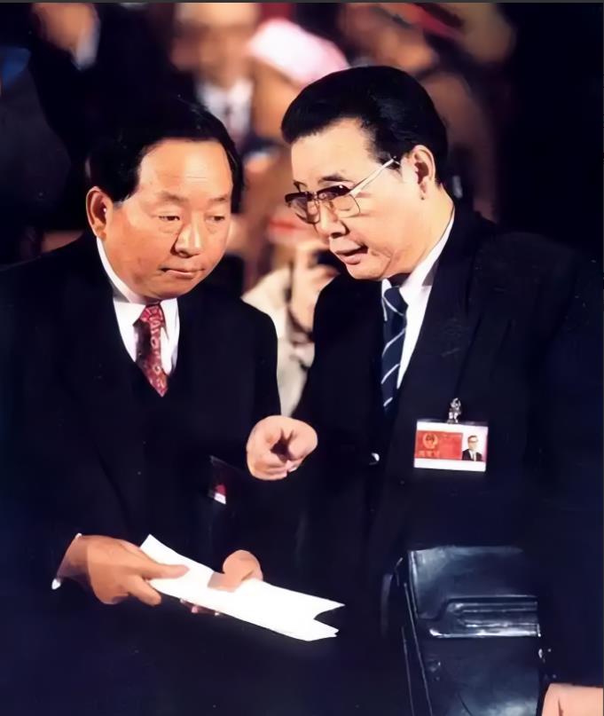 1983年当时的国务院总理对来访的金正日说，李鹏和田纪云已经被提名为本届政府的副