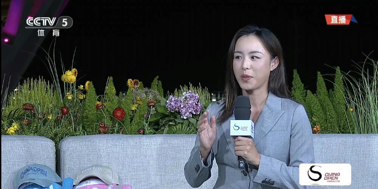 “帅蔷定律”破冰！张帅没想到王蔷会解说自己比赛，球迷因王蔷解说张帅与王欣瑜德比战