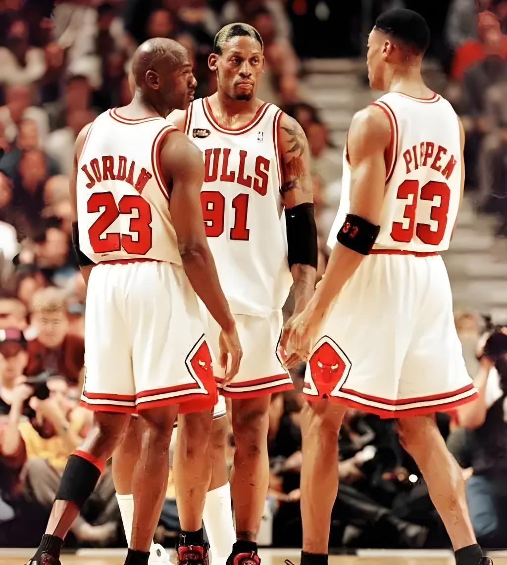 皮蓬前妻专挑皮蓬老队友的儿子下手，看来NBA场下的“关系网”也挺精彩！据多家媒体