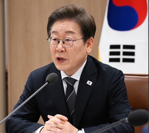 韩国总统李在明于6月16日启程，开启为期三天一夜的海外行程，前往加拿大参加七国集
