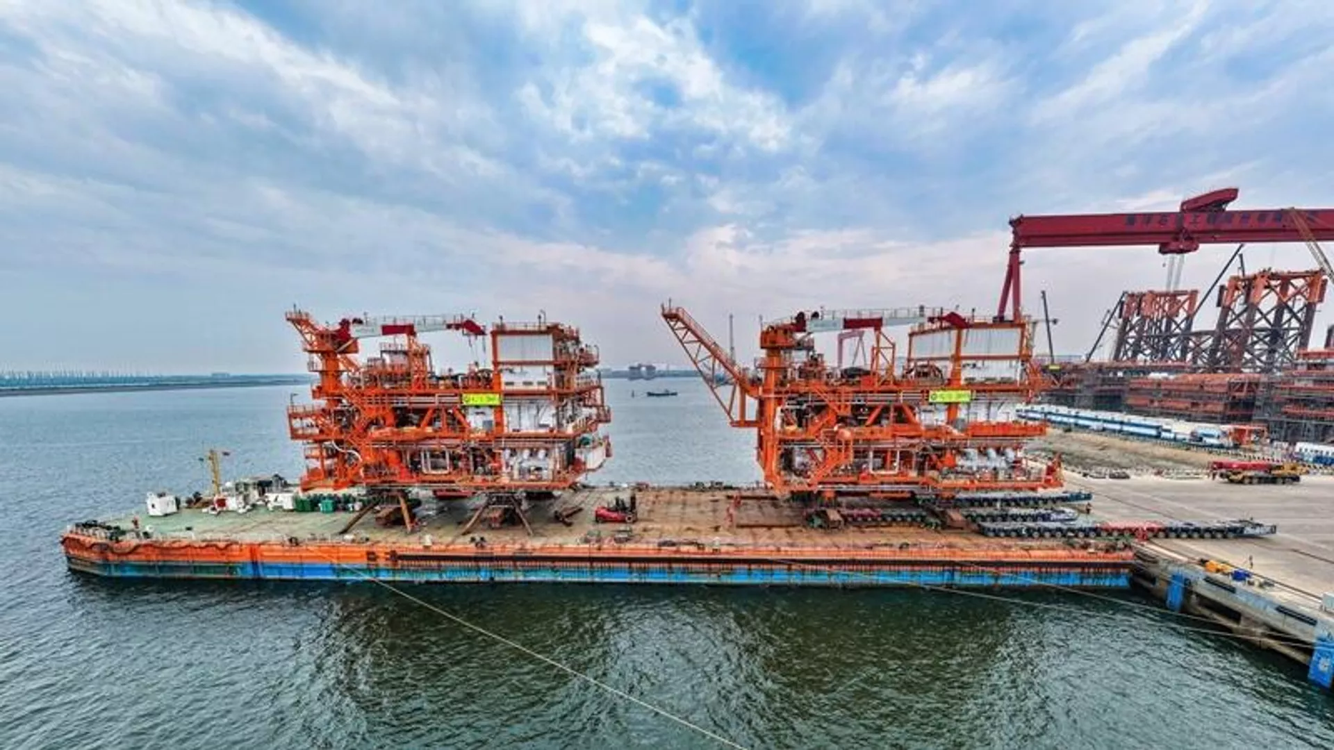 福建舰威慑显现，渤海亿吨级油田顺利投产，日美干扰无从下手
7月22日，碧波荡漾的