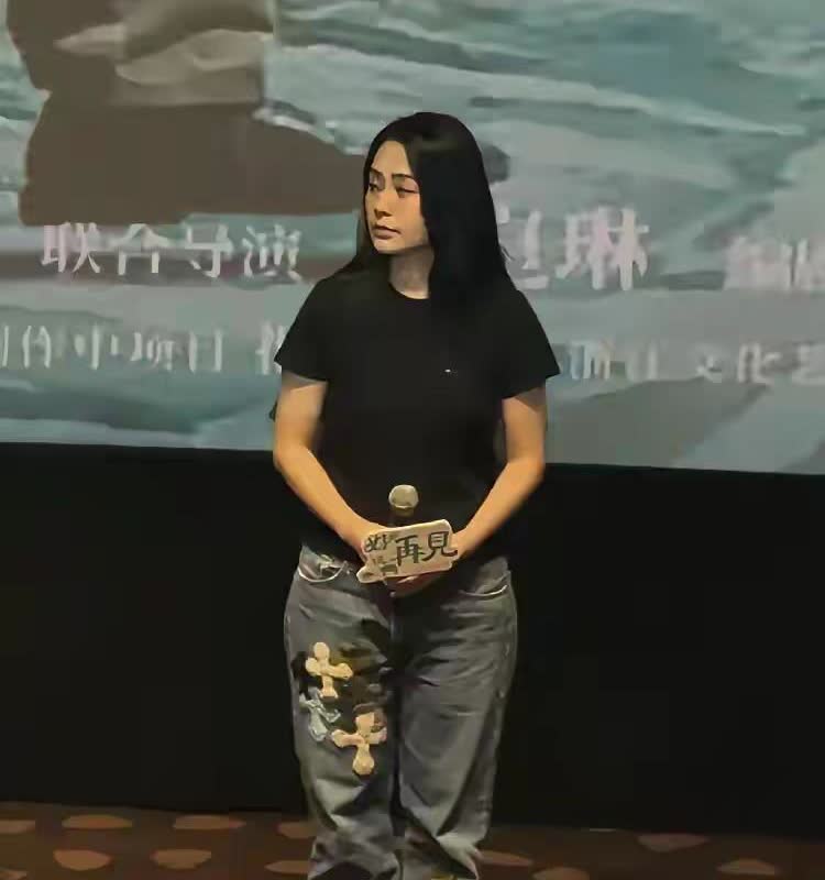 突然之间明白前夫哥为什么要离婚了！

阿娇这是什么身材，这都胖成了路人甲，路