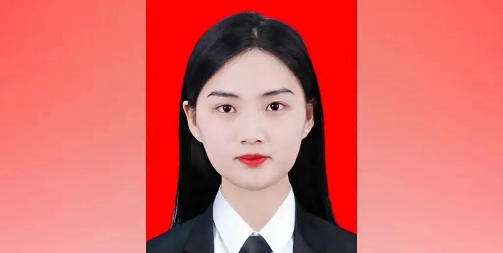只有26岁，当选全国重点镇副镇长，这名女干部让人刮目相看。
7月23日，广东省梅