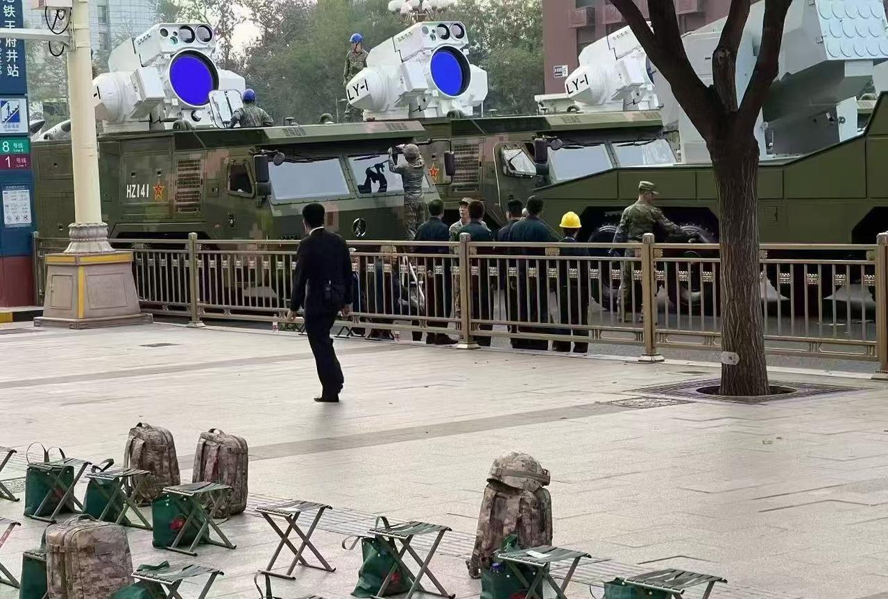[呲牙] ”大国之盾“——激光炮的编号是”LY-1“，是”猎鹰“？”烈焰“？”凌