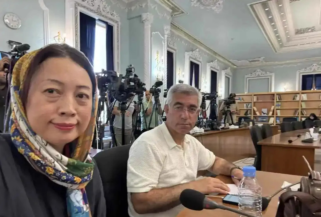 标题：





记者真猛！战火中坚守伊朗发报道











文章：