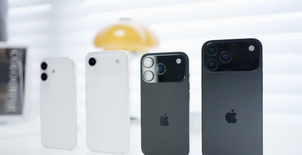 iPhone17 系列基本就长这样了～按照惯例现在已经开始生产，给最新版的机膜拍