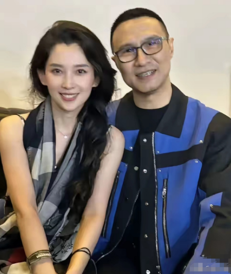我要是森林北的爹，
绝对不会让森林北再踏进家门一步！
找了个50多岁N手老男人，