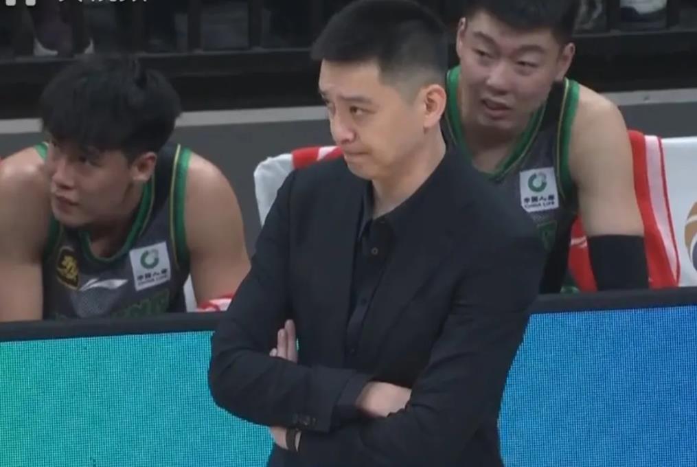 辽宁97-106同曦，5问杨鸣！

1，为啥第四节又派上玄冥二老，不管状态好与坏